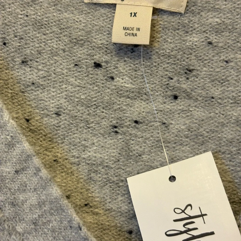 Style & Co. Gray V-Neck Women's sweater - Picture 6 of 8